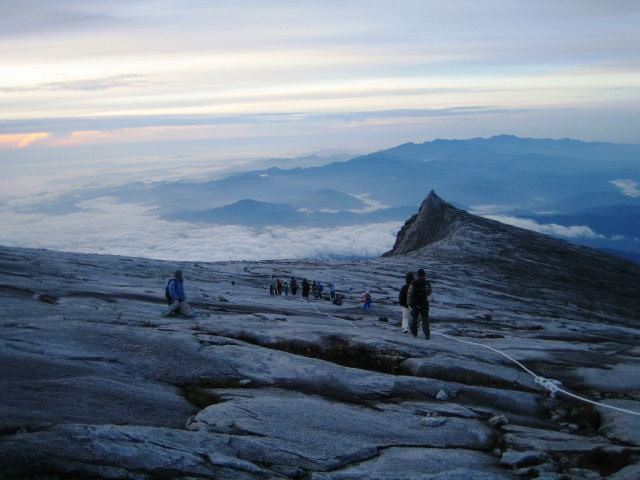 山頂近くの1枚岩 キナバル山・サウスピーク近く